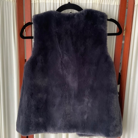 Zara Outerwear Girls Faux Fur Vest Dark Blue Size 9/10 Super Soft - Picture 2 of 6